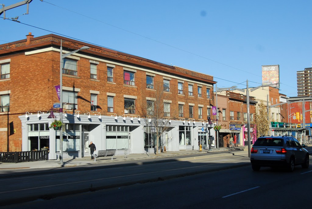 Cakes Cove | 1074 St Clair Ave W, York, ON M6E 3H3, Canada | Phone: (647) 347-2253