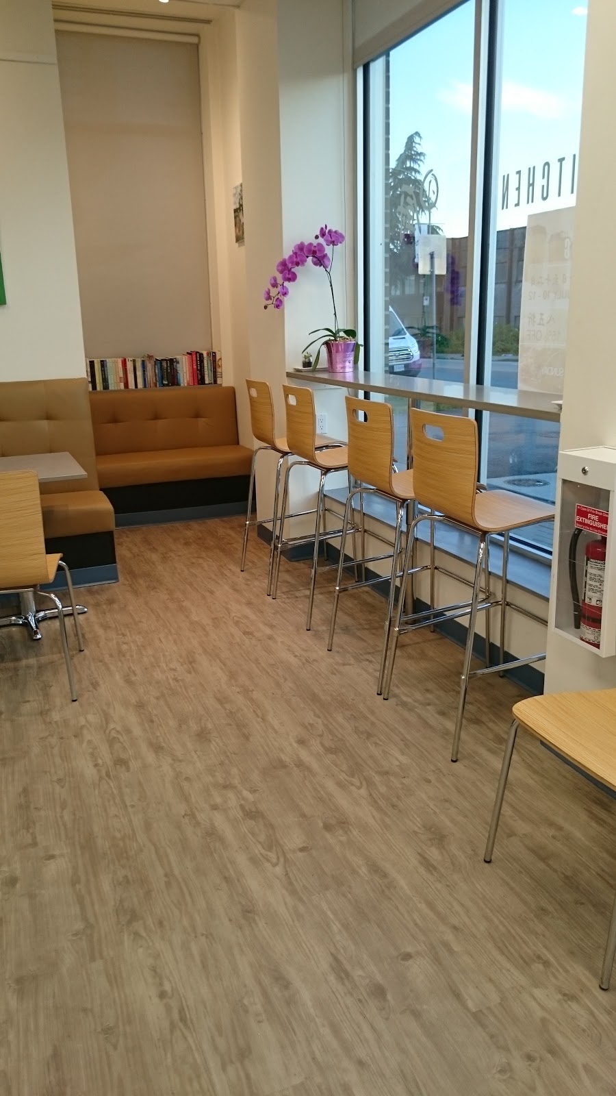 Tiny Kitchen | 6868 Royal Oak Ave, Burnaby, BC V5J 0G9, Canada | Phone: (604) 568-5678