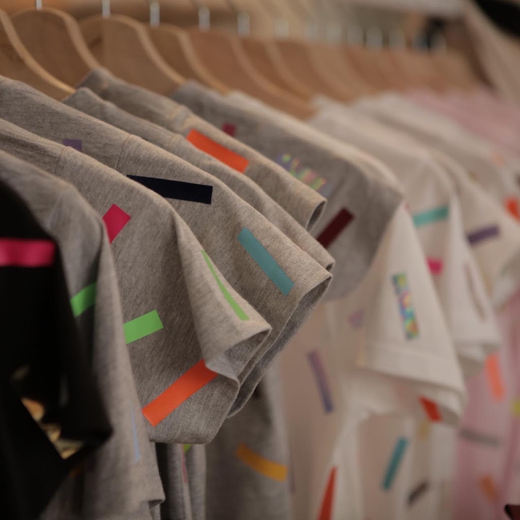 Des Filles et des Garçons | 262 Rue Beaubien E, Montréal, QC H2S 1R6, Canada | Phone: (514) 481-7008