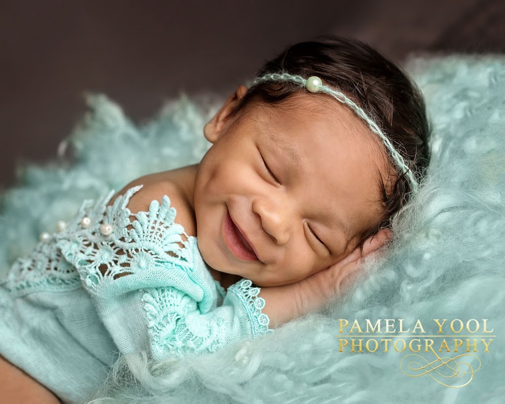 Maternity, Newborn baby and Family Portrait Photography | 3581A Dundas St W 2nd Floor, York, ON M6S 2S8, Canada | Phone: (416) 723-5409