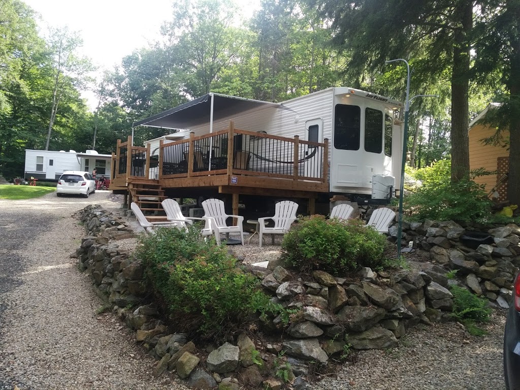 Domaine Dynastie | 1088-1100 Chemin du Tour du Lac, Chénéville, QC J0V 1E0, Canada