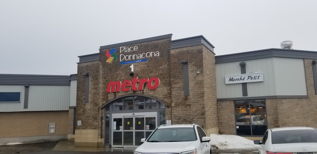 Centre commercial Place Donnacona | 325 Rue de lÉglise, Donnacona, QC G3M 2A2, Canada | Phone: (418) 285-2781