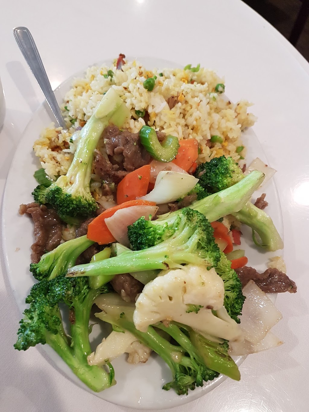 Golden Pearl Restaurant | 333 Brooksbank Ave, North Vancouver, BC V7J 3S8, Canada | Phone: (604) 986-3733