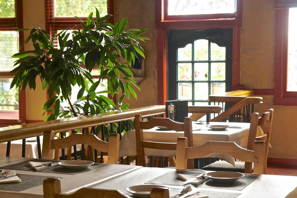 Med Grill Royal Oak | 4512 W Saanich Rd, Victoria, BC V8Z 3G4, Canada | Phone: (250) 727-3444