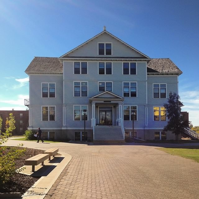 University of Alberta -- Augustana Campus | 4901 46 Ave, Camrose, AB T4V 2R3, Canada | Phone: (780) 679-1100