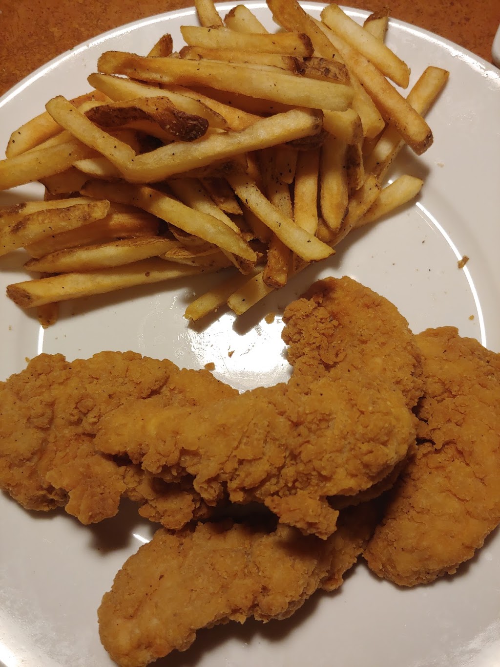 TGI Fridays | 1746 Walden Ave, Buffalo, NY 14225, USA | Phone: (716) 894-6000