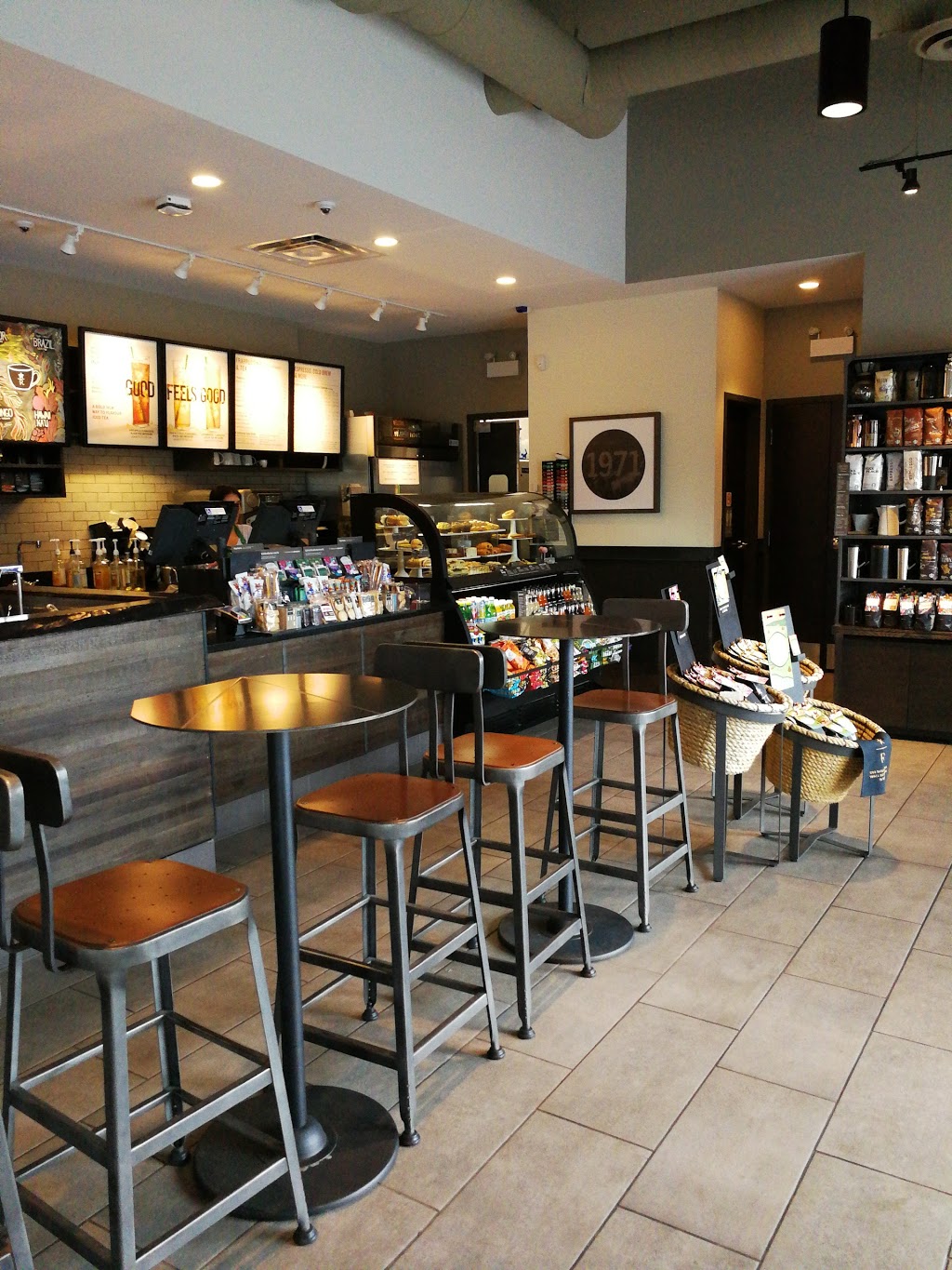 Starbucks | 5790 Malden Rd, Windsor, ON N9H 1S4, Canada | Phone: (519) 566-0576
