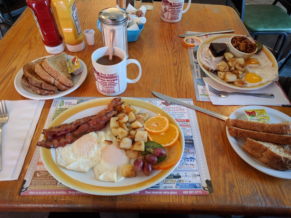Restaurant Le Villageois | 289 QC-323, Brébeuf, QC J0T 1B0, Canada | Phone: (819) 425-8282
