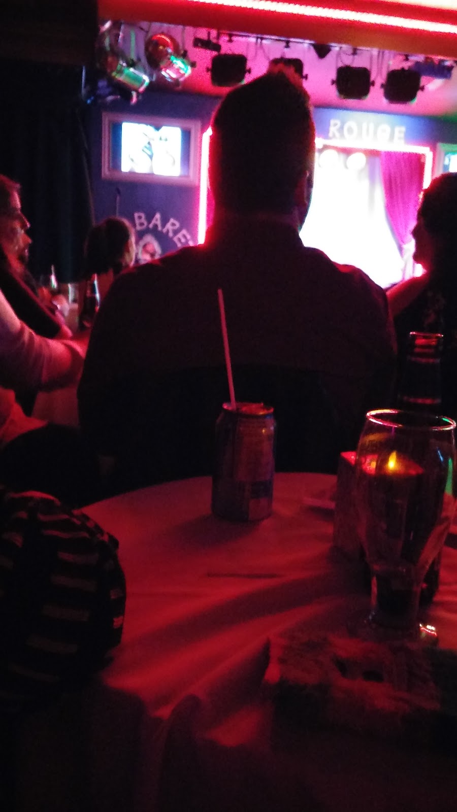 Le Cabaret Tapis Rouge | 309 Rue Boulard, Trois-Rivières, QC G8T 1P3, Canada | Phone: (819) 384-5866