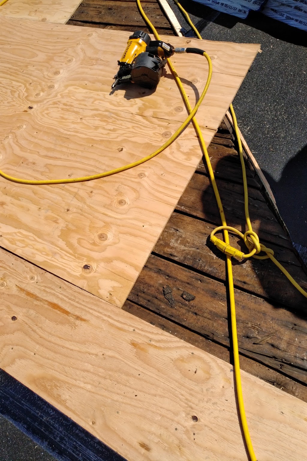 Millwall Roofing | 2090 W 1st Ave, Vancouver, BC V6J 1G8, Canada | Phone: (604) 763-1930