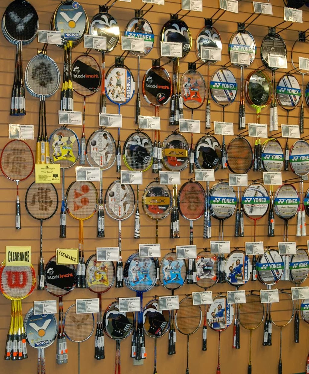 Courtside Sports | 1136 Hillside Ave, Victoria, BC V8T 2A9, Canada | Phone: (250) 386-4263