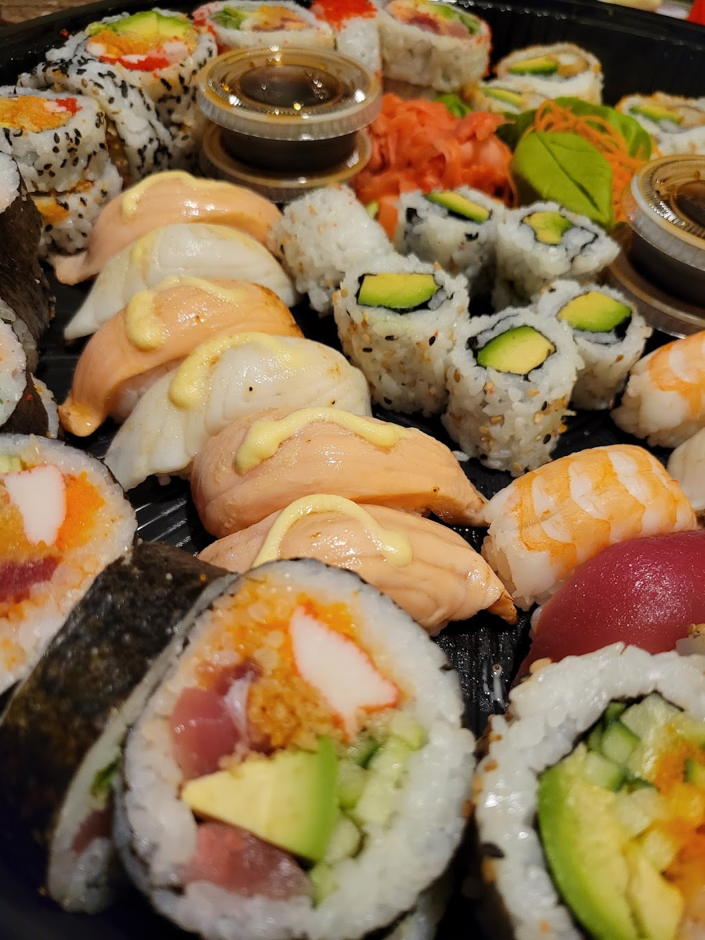 sushi shin | 304 Mnt de lÉglise, ile de bizard, QC H9E 1B5, Canada | Phone: (514) 620-7888