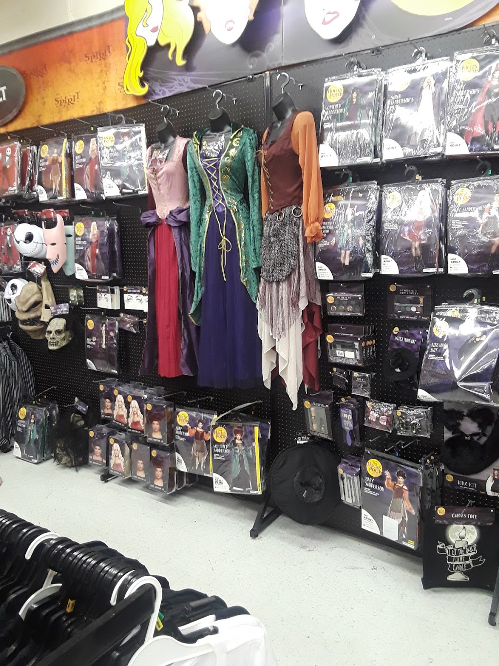 Spirit Halloween | 321 King George Rd, Brantford, ON N3R 5L9, Canada | Phone: (866) 586-0155