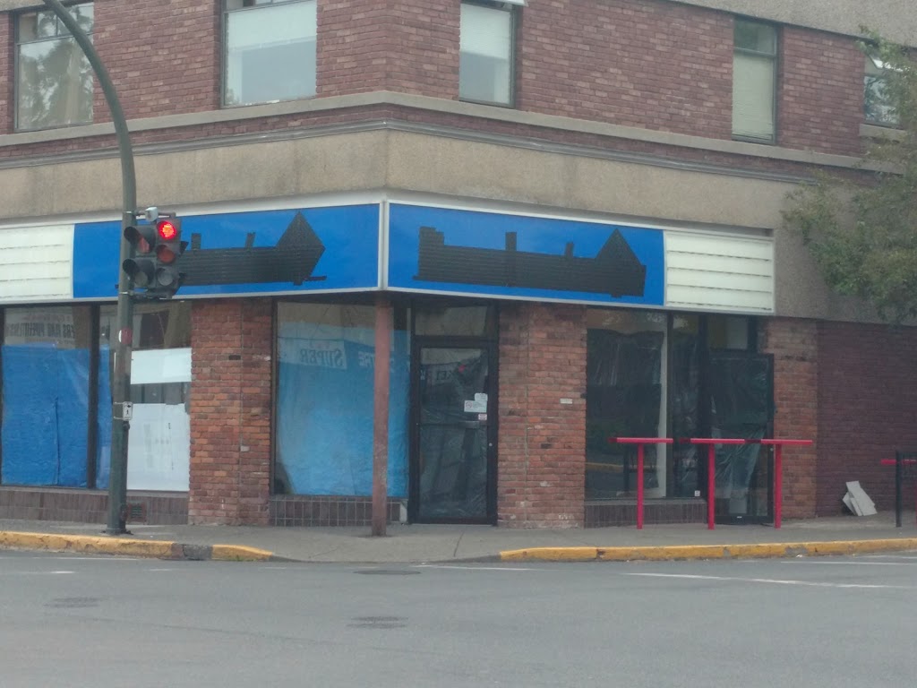 Dominos | 100 Aldersmith Pl, Victoria, BC V9A 7M8, Canada | Phone: (250) 405-2858