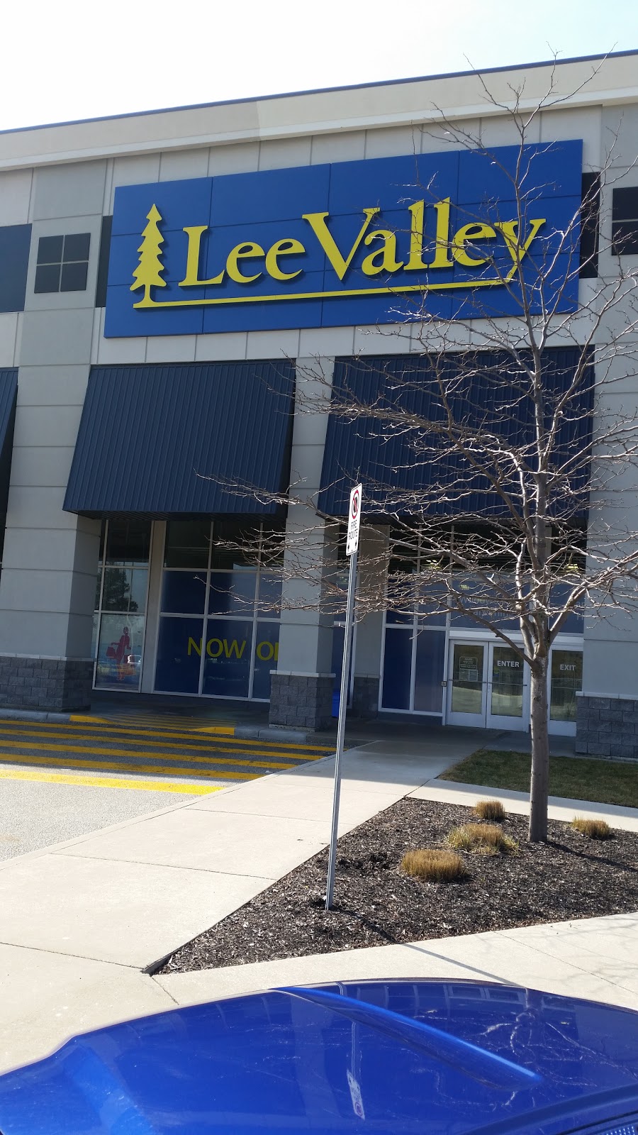 Lee Valley | furniture store | Roundhouse Plaza, 1-3009 Howard Ave, Windsor, ON N8X 3Y9, Canada | 5199664100 OR +1 519-966-4100