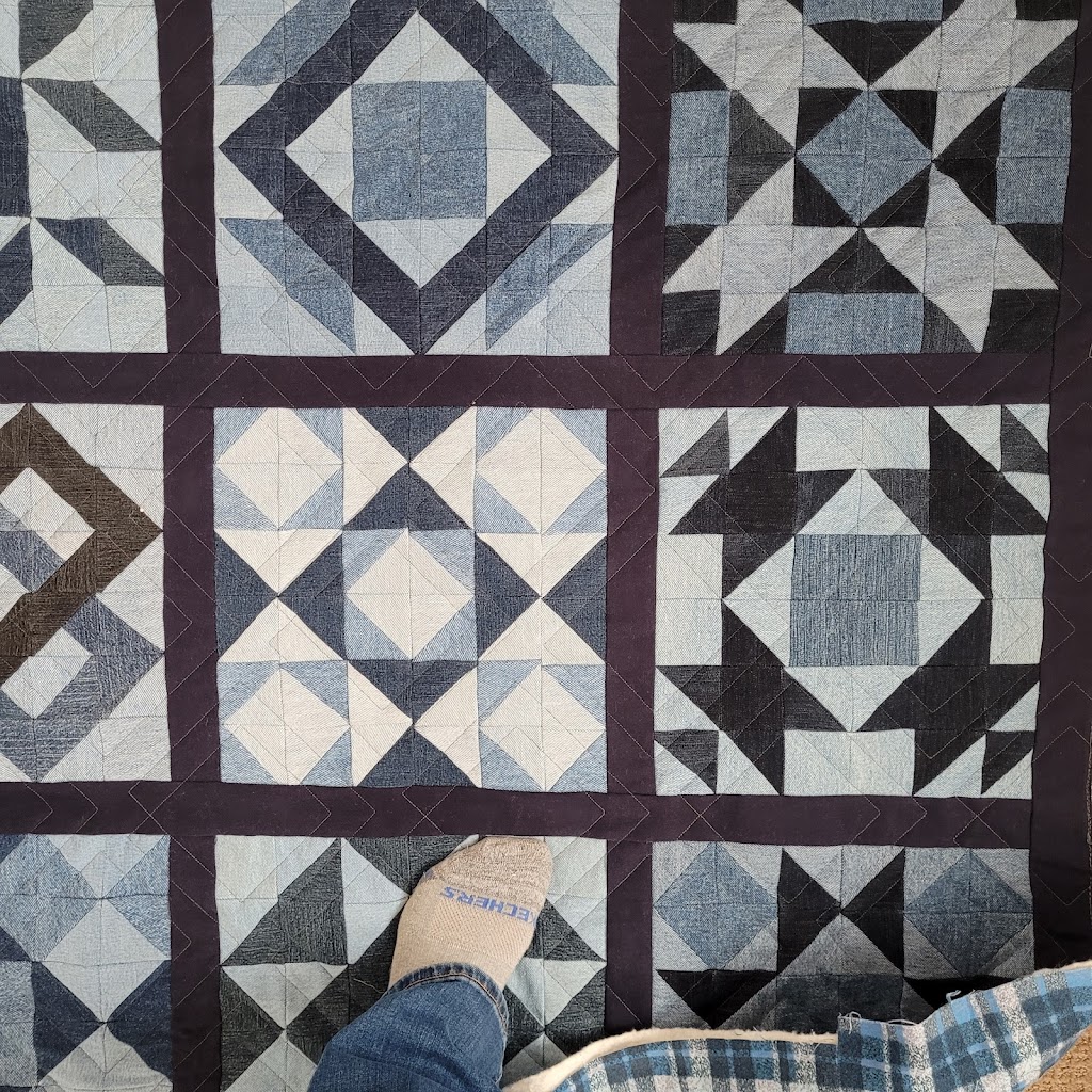 Allotallove Handmade Quilts & Longarm Quilting Services | 12 River Ridge Rd, Barrie, ON L4N 7G1, Canada | Phone: (705) 229-9889