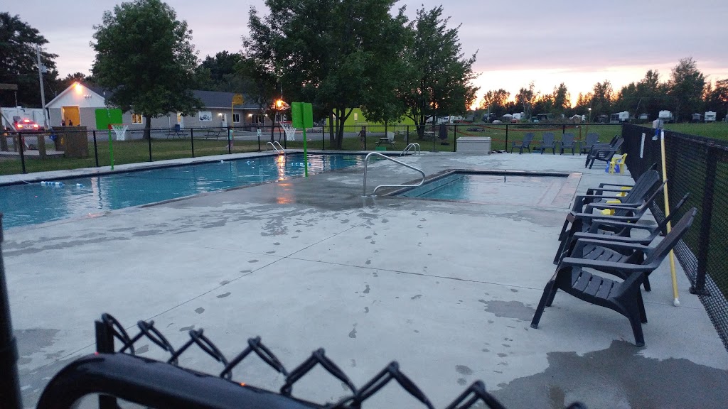 Camping domaine des Arpents Verts | 12 Rue Lussier, Napierville, QC J0J 1L0, Canada | Phone: (450) 245-3638