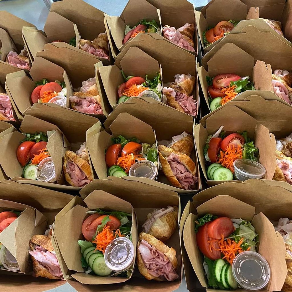 Chef Pauls Catering | 6000 Marineland Pkwy, Niagara Falls, ON L2G 0H3, Canada | Phone: (905) 682-2433