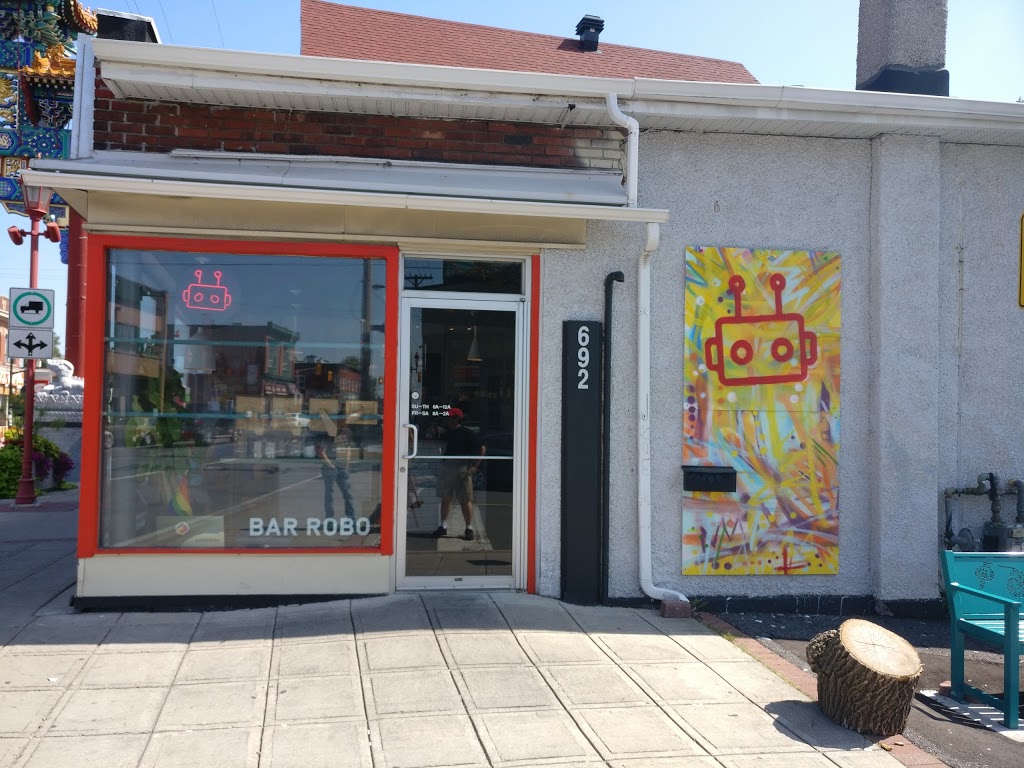 Bar Robo | 692 Somerset St W, Ottawa, ON K1R 6P4, Canada | Phone: (613) 233-7626