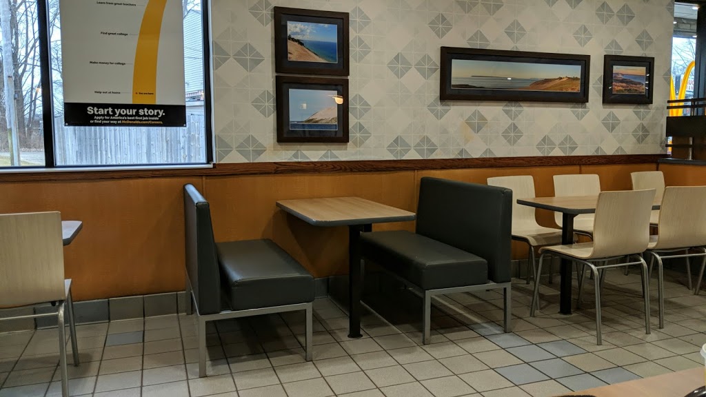 McDonalds | 700 Pointe Tremble Rd, Algonac, MI 48001, USA | Phone: (810) 794-0890