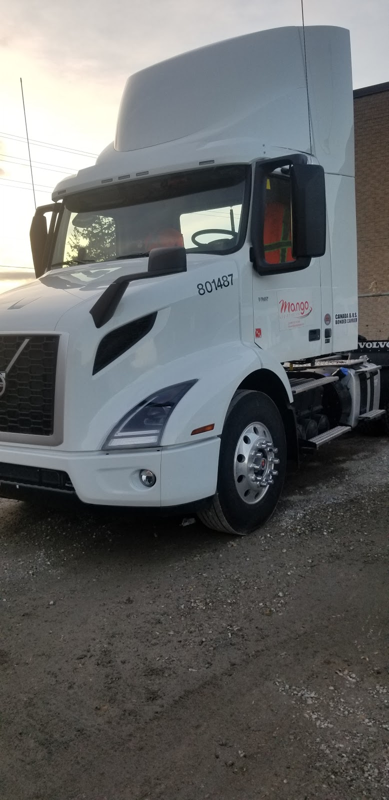 410 & Derry Truck and Trailer Repair Inc. | 7120 Pacific Cir, Mississauga, ON L5T 2A6, Canada | Phone: (905) 364-7777