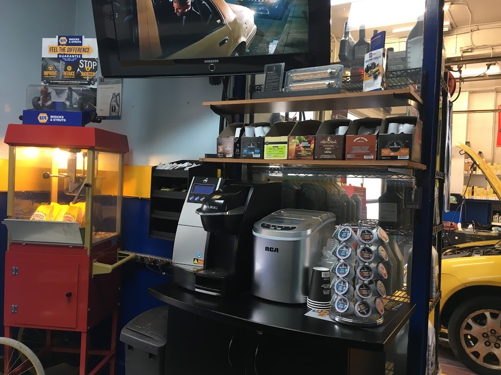The Lube Clinic | 261 Talbot St, St Thomas, ON N5P 1B3, Canada | Phone: (519) 631-2117