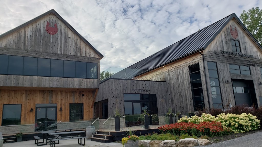 Le Vignoble Du Domaine St-Jacques | 615 Bd Édouard Vii, Saint-Jacques-le-Mineur, QC J0J 1Z0, Canada | Phone: (450) 346-1620
