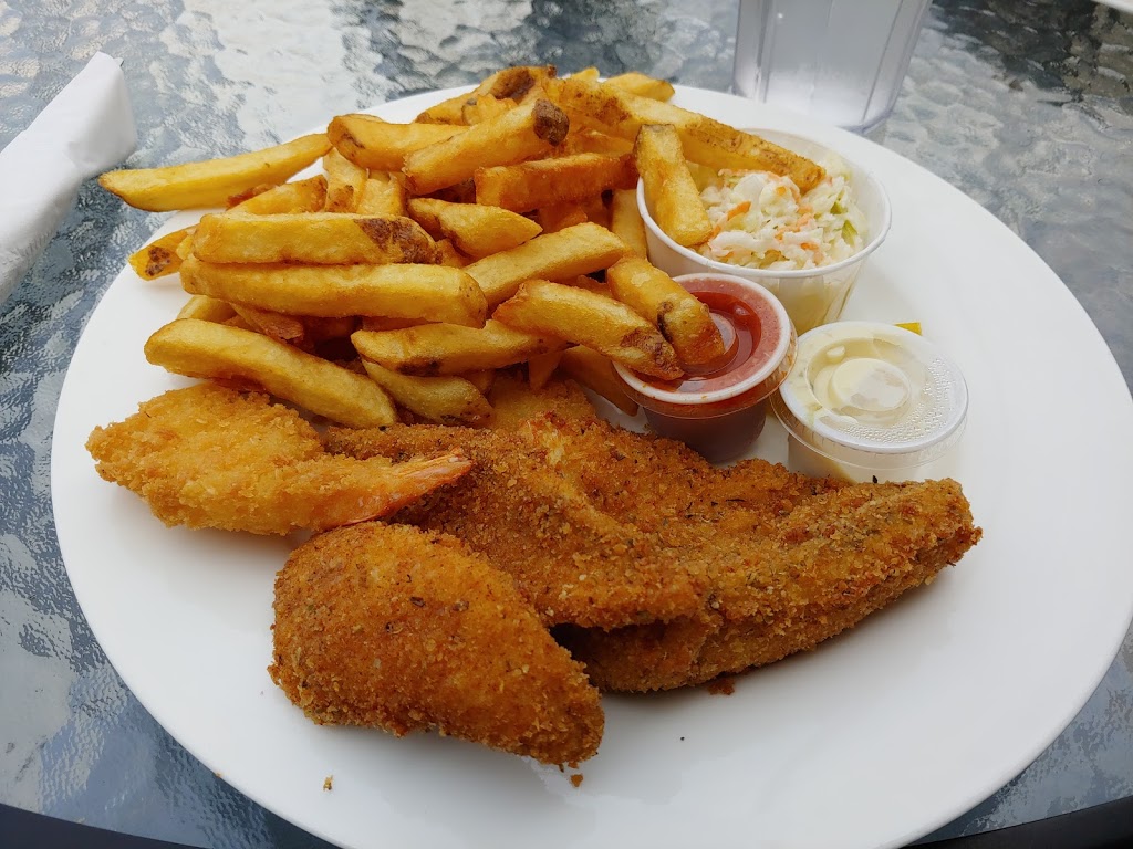 Molly & OJs Restaurant | 875 Mariners Rd, Erieau, ON N0P 1N0, Canada | Phone: (519) 676-8812