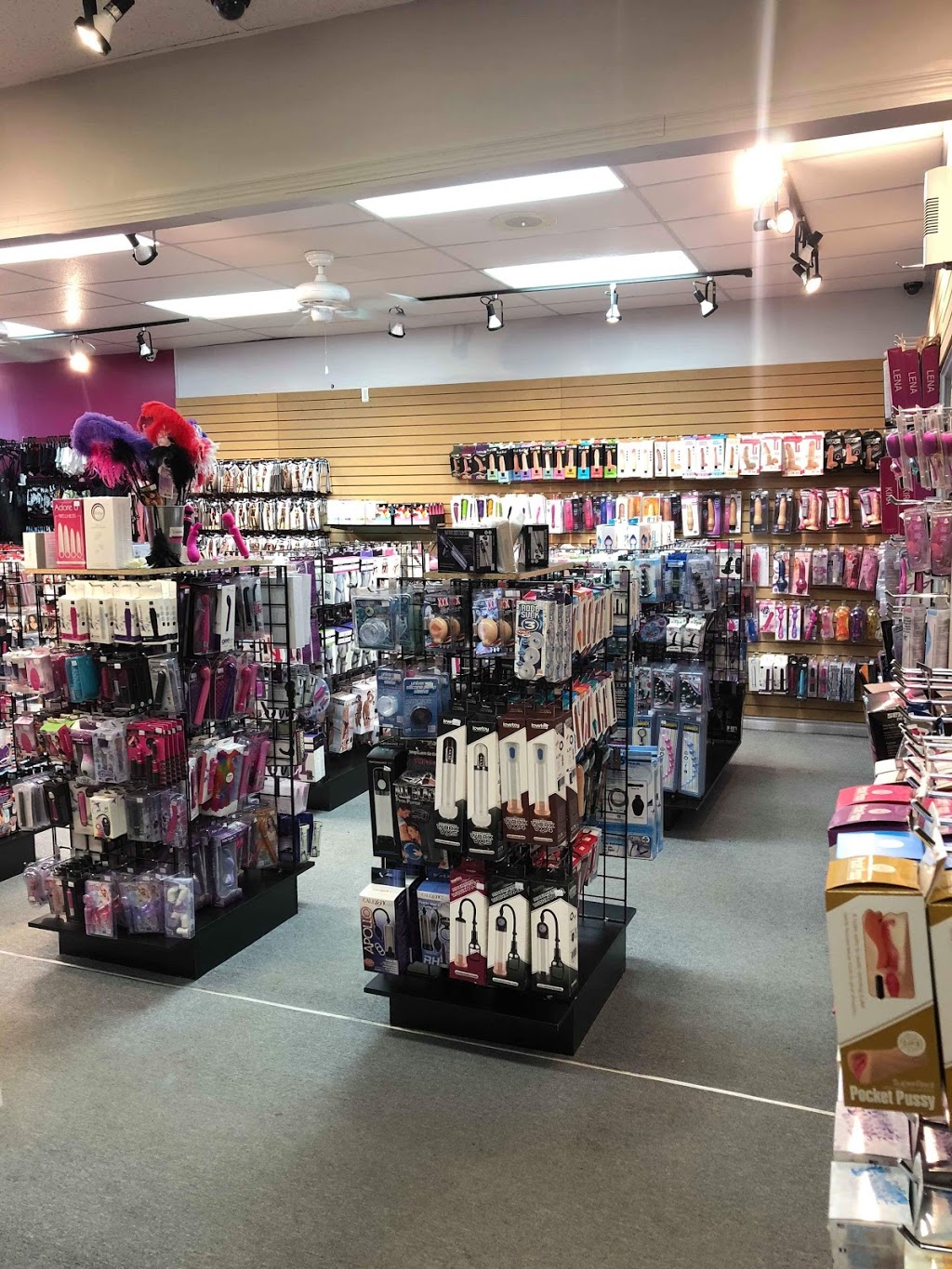 Boutique Érotique Sensations Plus - Aylmer | 4 Rue Belmont, Gatineau, QC J9H 6J5, Canada | Phone: (819) 682-2262