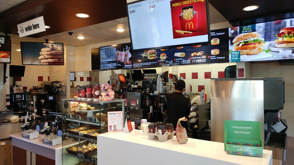 McDonalds | 100 Jamieson Pkwy, Cambridge, ON N3C 4B3, Canada | Phone: (519) 220-1617