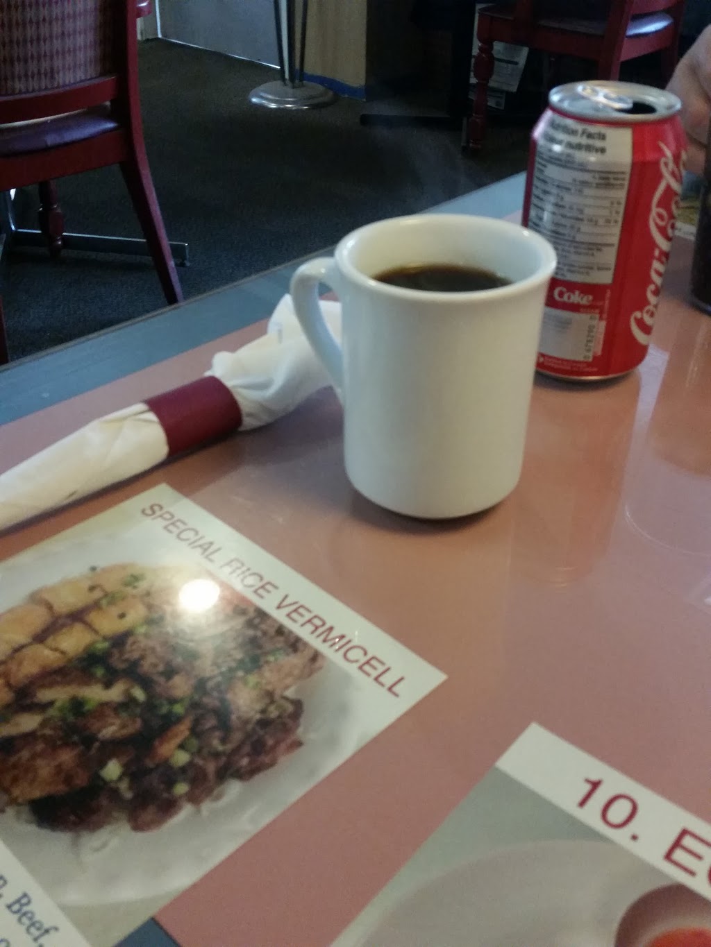 Lindys Saigon Restaurant | 230 Winnipeg St N, Regina, SK S4R 8K1, Canada | Phone: (306) 949-9393