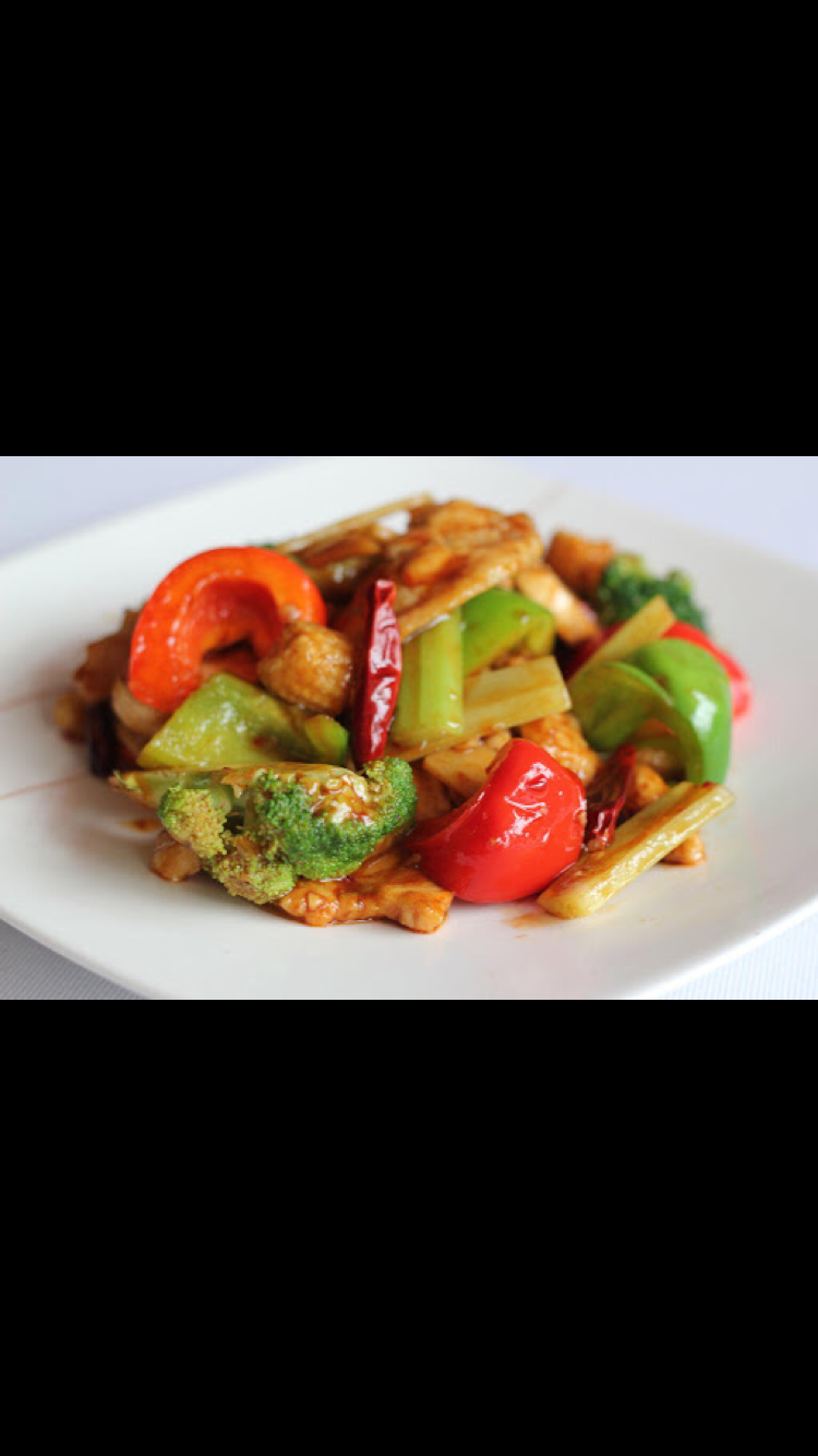 Yangs Chinese Restaurant | 420 Leacock Dr, Barrie, ON L4N 5G5, Canada | Phone: (705) 503-3474
