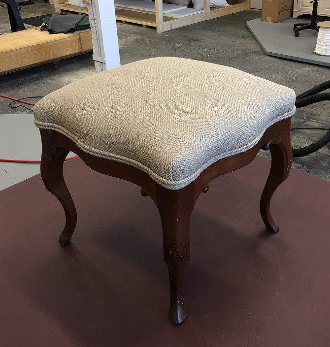 One on One Upholstery | furniture store | 385 Dundas St N unit 9, Cambridge, ON N1R 5R1, Canada | 2267553725 OR +1 226-755-3725