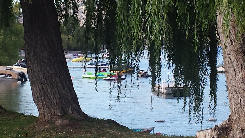 Waltons Lakefront Resort | 3207 Lakeshore Dr, Osoyoos, BC V0H 1V6, Canada | Phone: (250) 495-7033
