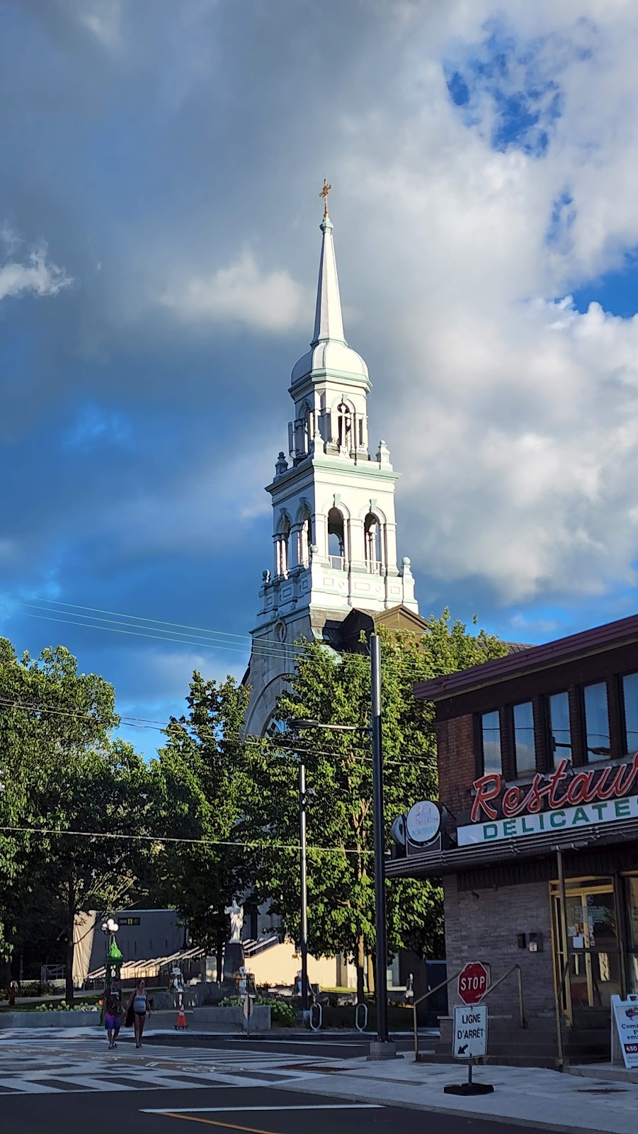 Delicatessen Place Granby | 302 Rue Principale, Granby, QC J2G 2W4, Canada | Phone: (450) 378-3768