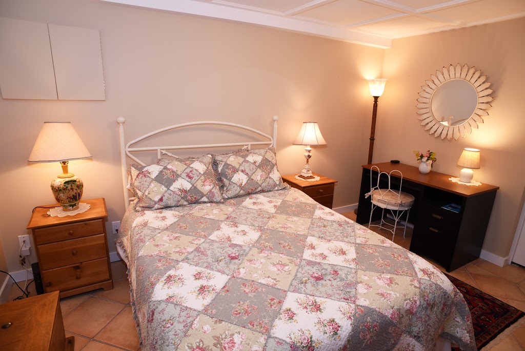 Ferry Walk House | 6317 Douglas St, West Vancouver, BC V7W 2G1, Canada | Phone: (604) 230-3320
