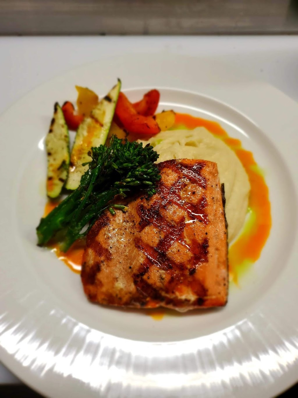 Four Olives Restaurant | 4510 W 10th Ave, Vancouver, BC V6R 2J1, Canada | Phone: (604) 221-7777