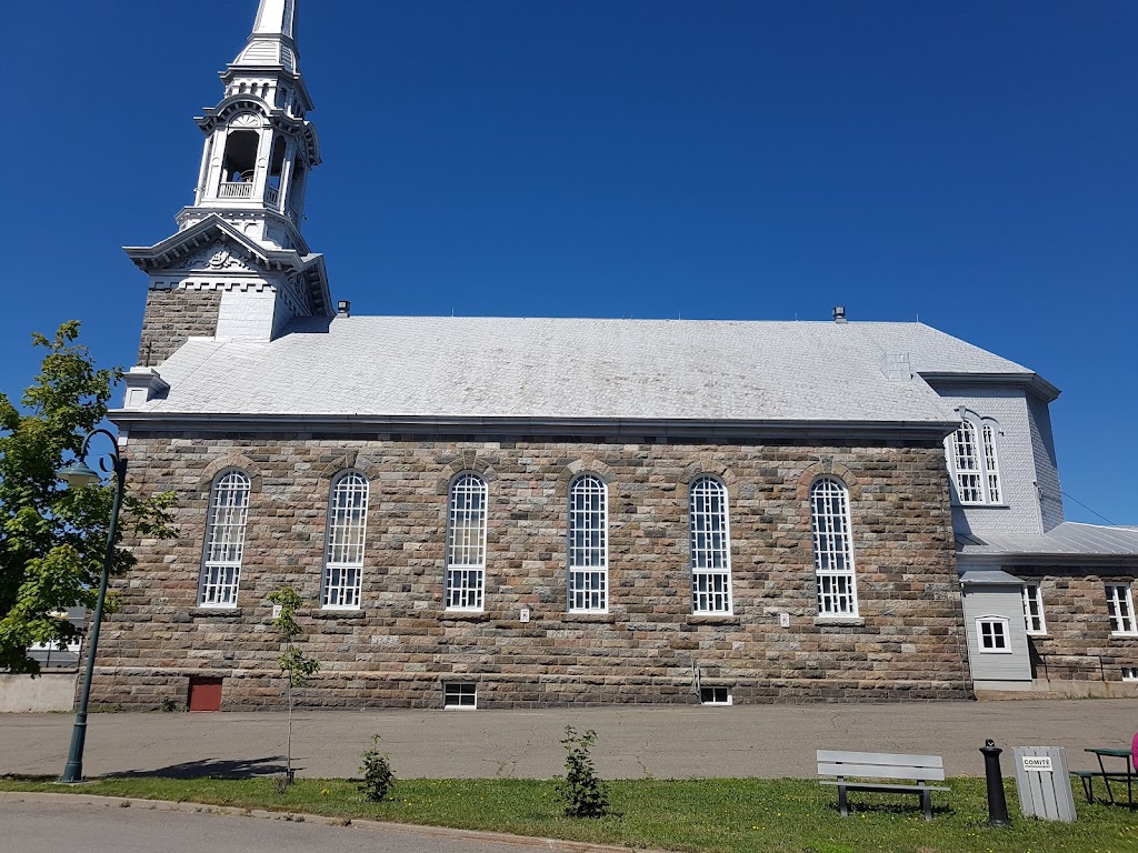 Église catholique Notre-Dame-du-Mont-Carmel | 11 DE LA FABRIQUE, Mont-Carmel, QC G0L 1W0, Canada | Phone: (418) 498-2844