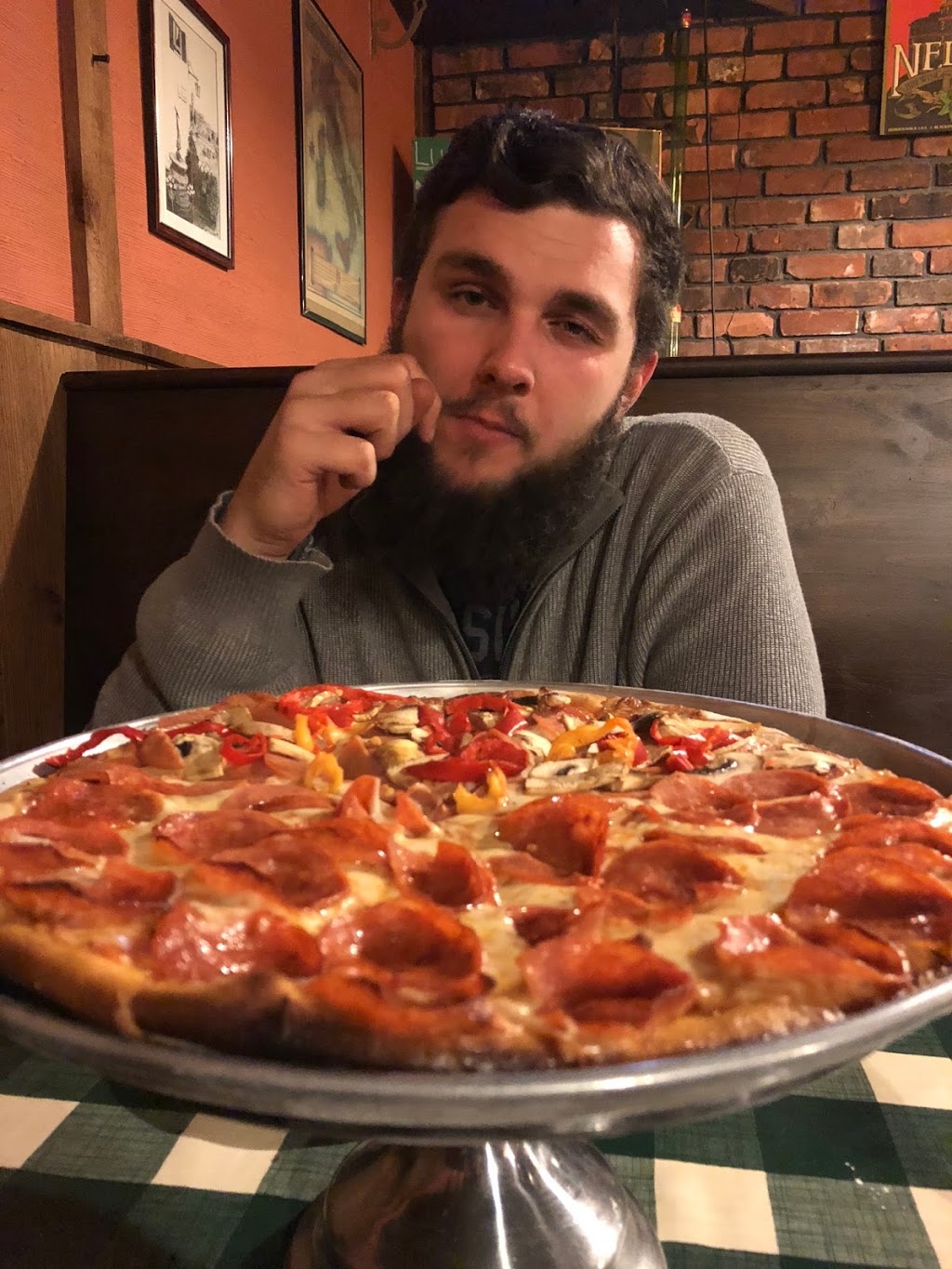 Muldoons Pizza | 925 Wonderland Rd S, London, ON N6K 3R5, Canada | Phone: (519) 471-0607