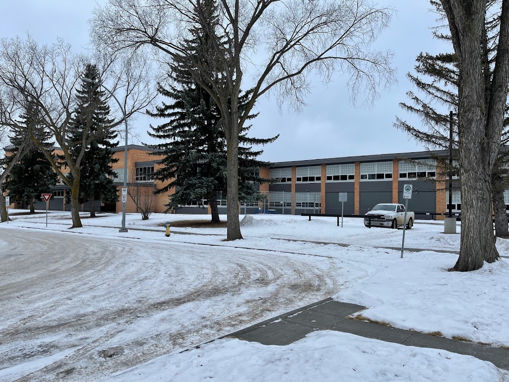 Vimy Ridge Sports School | 8205 90 Ave NW, Edmonton, AB T6C 1N8, Canada | Phone: (780) 465-5461
