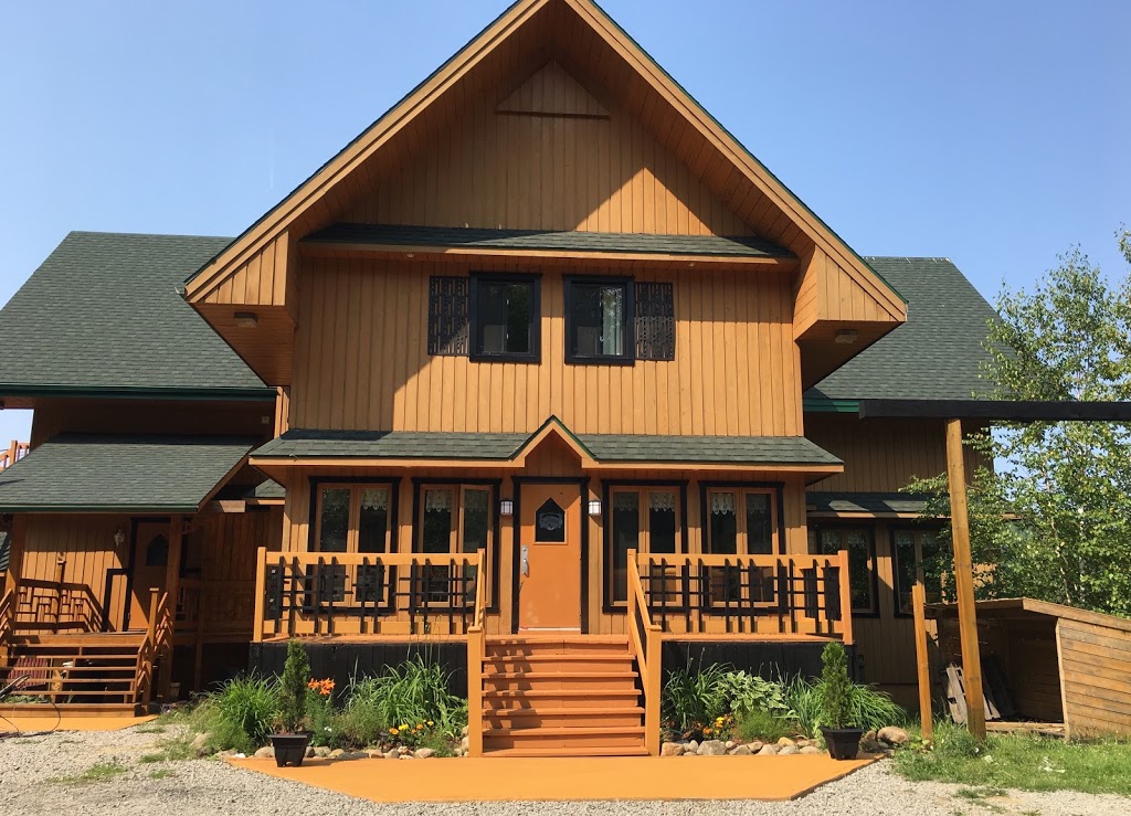 Chalet-Villa le Zénon | 315 Rang de lArnouche, Saint-Zénon, QC J0K 3N0, Canada | Phone: (450) 884-1441