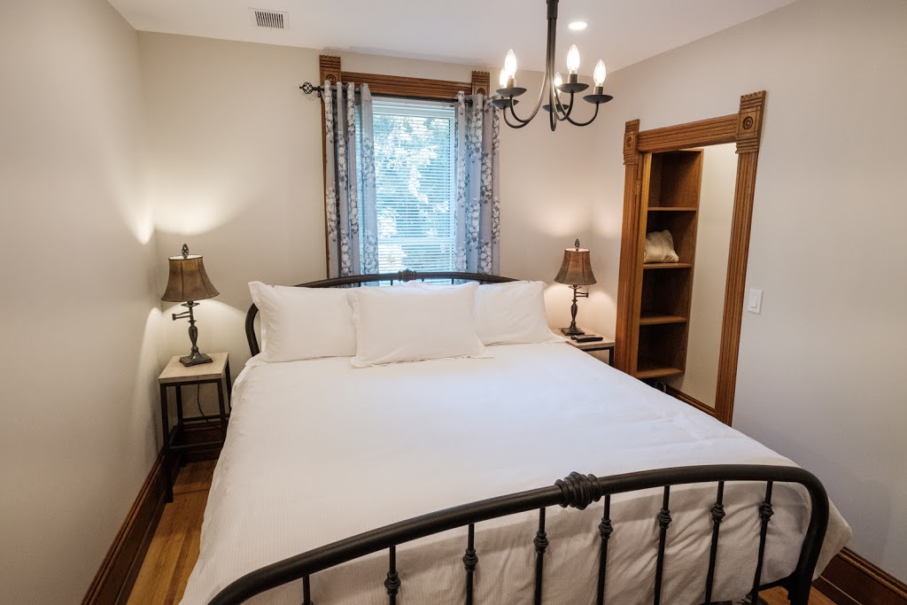The Victorian Luxury Suites | 16 Church St, Westport, ON K0G 1X0, Canada | Phone: (613) 273-6273