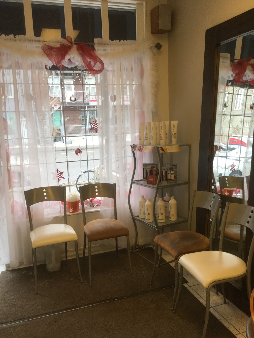 Salon De Coiffure Le Havre Pour Elle Et Lui | 1956 Boulevard Rosemont, Montréal, QC H2G 1S8, Canada | Phone: (514) 271-0814