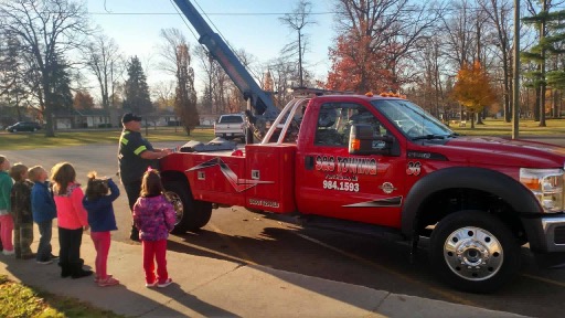 S & S Towing Inc | 1290 Range Rd, Port Huron, MI 48060, USA | Phone: (810) 984-1593
