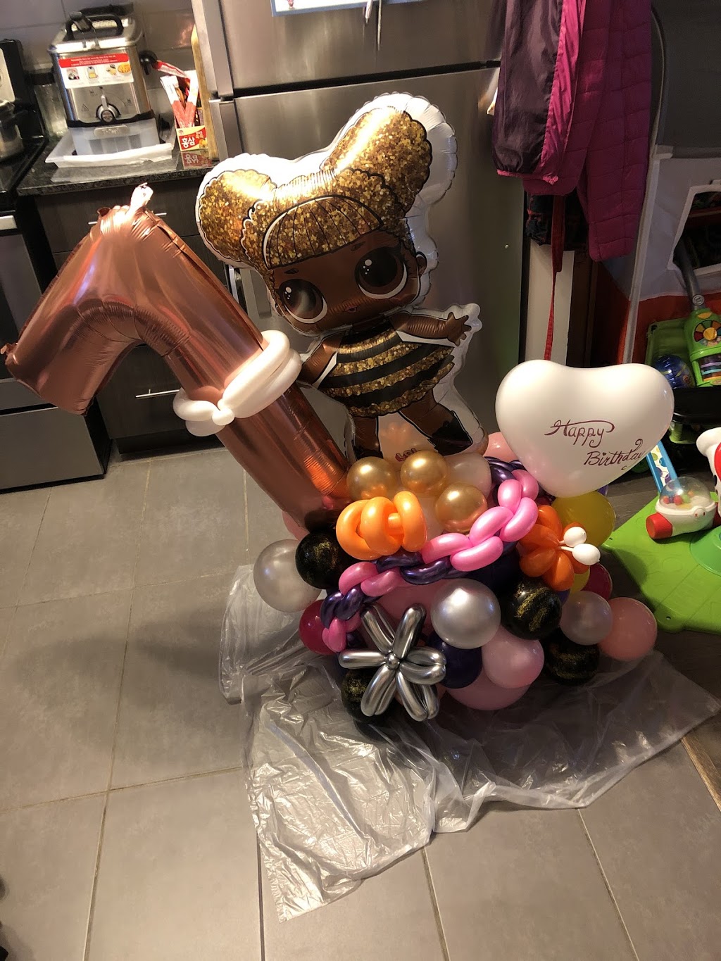 Balloons by Mina | 39A Valley Woods Rd #903, North York, ON M3A 2R5, Canada | Phone: (647) 927-8108