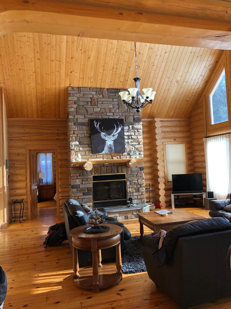 Chalet 6 | 4 Chemin du Geai-Bleu, Mille-Isles, QC J0R 1A0, Canada | Phone: (438) 700-4515