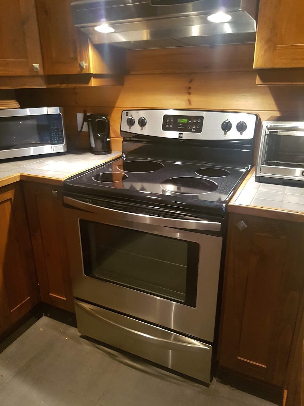 Gestions De Chalets CT | 180 Rue Boisvert, Saint-Alphonse-Rodriguez, QC J0K 1W0, Canada | Phone: (514) 781-8662