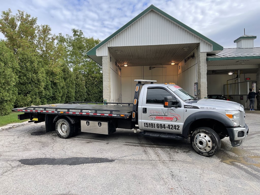 London Towing & 50 Auto Unlock | 1430 Jalna Blvd #3, London, ON N6E 3C1, Canada | Phone: (519) 694-4242