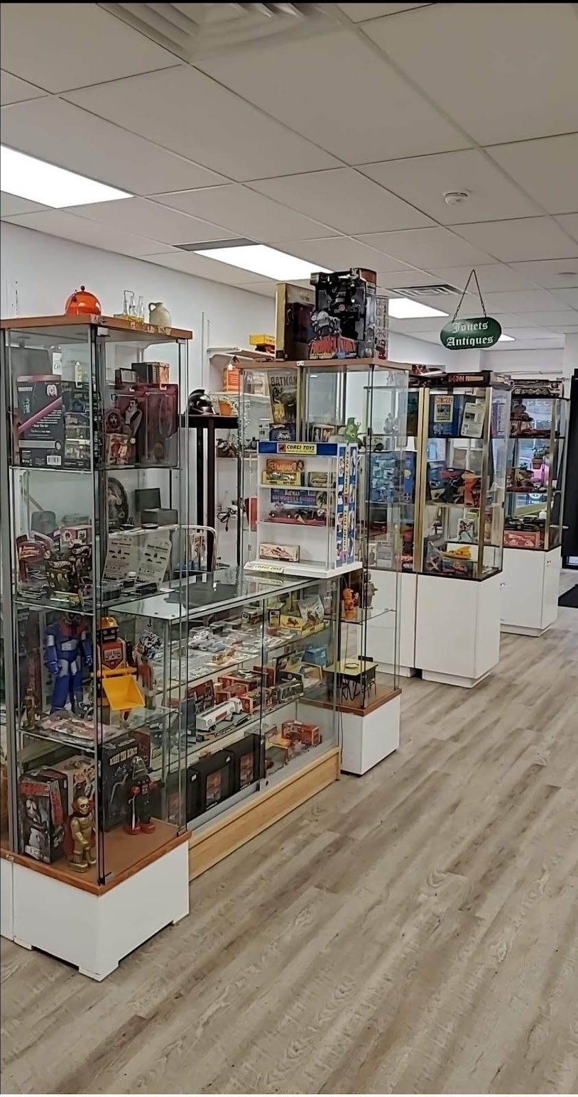 Planete Antiques | 208 Rue Principale, Granby, QC J2G 2V8, Canada | Phone: (514) 591-1521