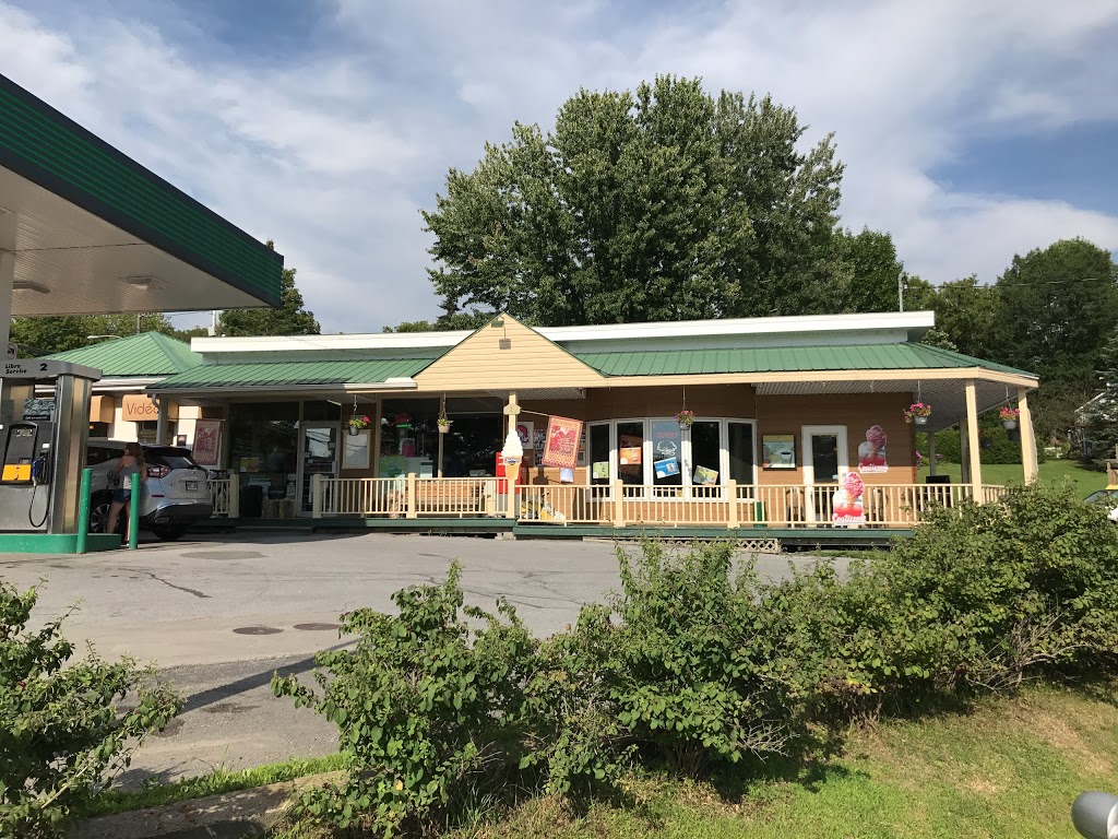 Depanneur Du Village | 1 Rue de lÉglise, Frelighsburg, QC J0J 1C0, Canada | Phone: (450) 298-5001
